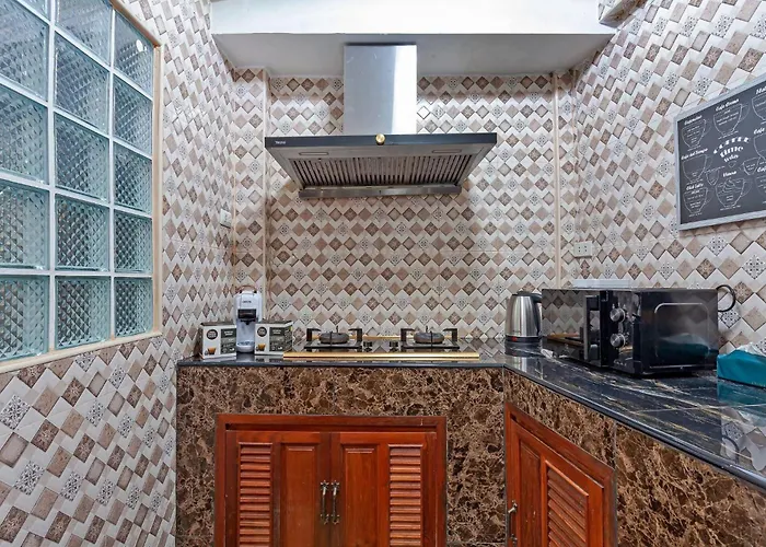 Large Spacious 3br House At Bts On Nut 度假居 曼谷