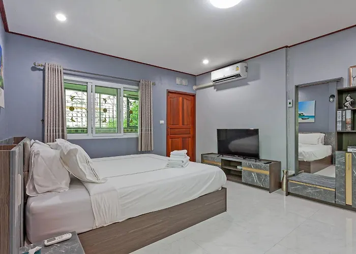 Large Spacious 3br House At Bts On Nut 曼谷