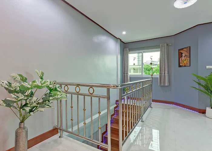 度假居 Large Spacious 3br House At Bts On Nut