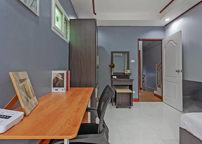 Large Spacious 3br House At Bts On Nut