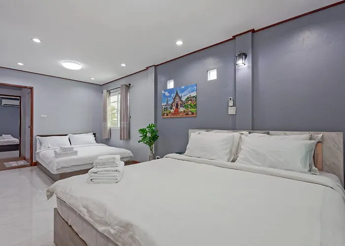 Large Spacious 3br House At Bts On Nut