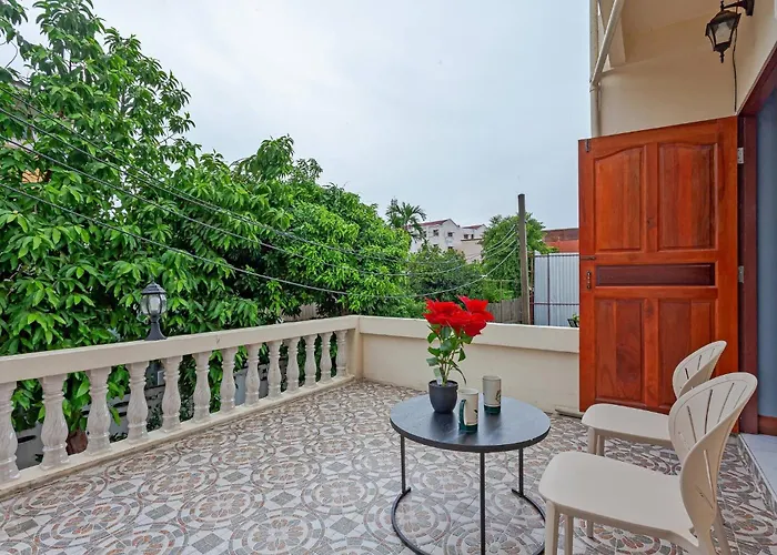 Large Spacious 3br House At Bts On Nut 度假居