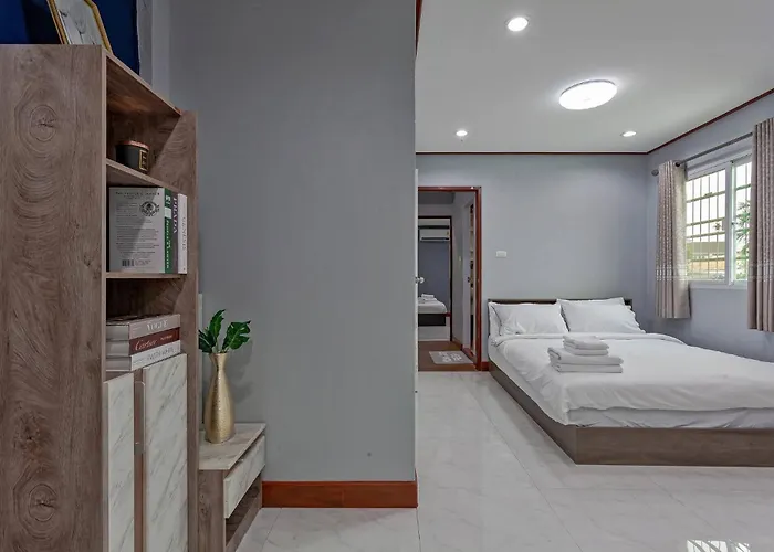 Large Spacious 3br House At Bts On Nut * 曼谷