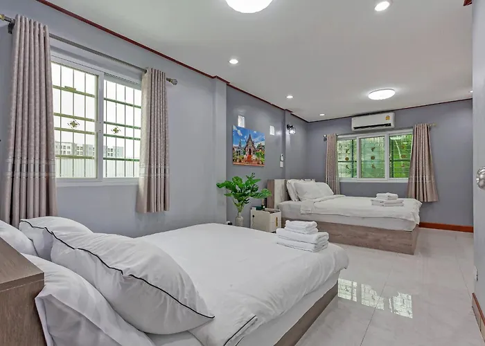 Large Spacious 3br House At Bts On Nut 曼谷
