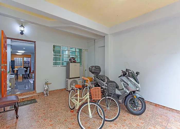Large Spacious 3br House At Bts On Nut 度假居 曼谷